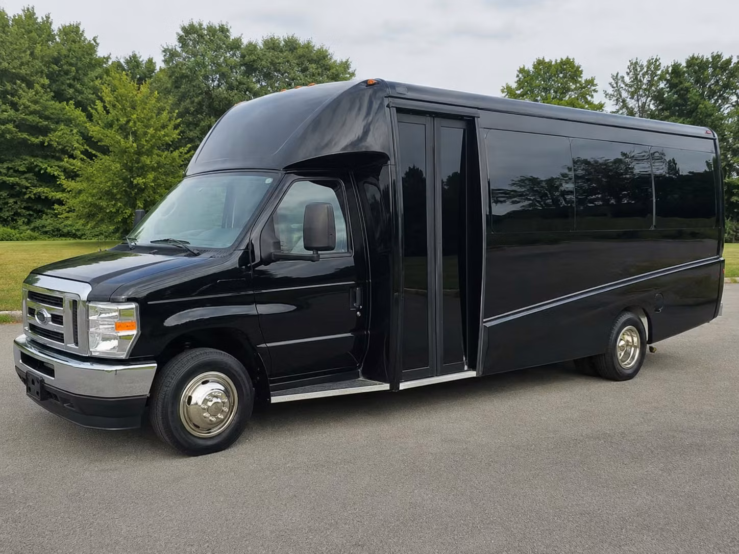 15 passenger minibus