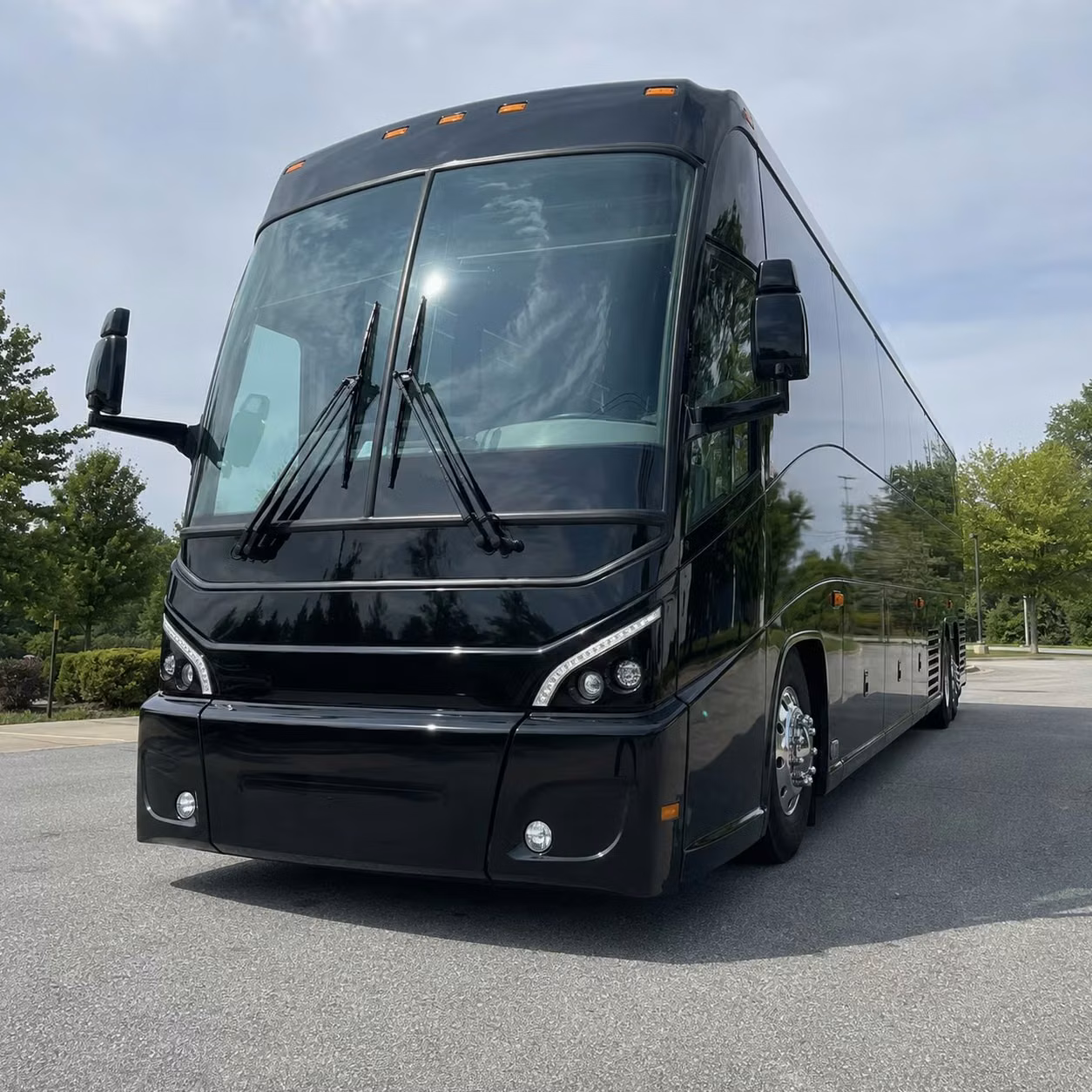 airport transfers and long distance employee transportation from goodyear