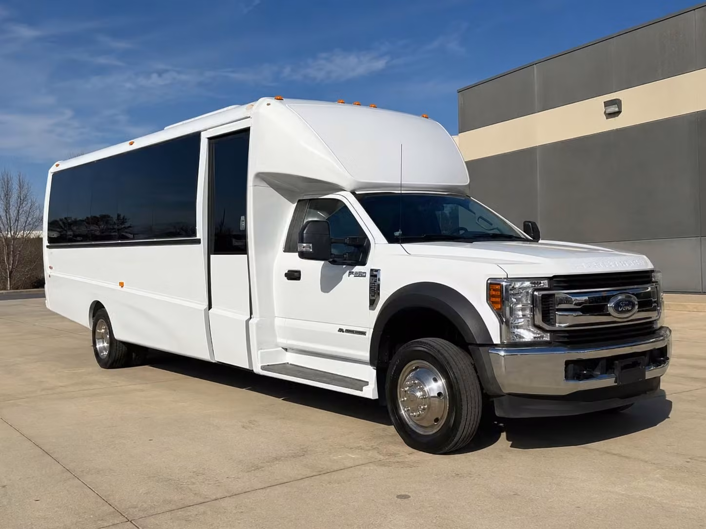 goodyear 15 passenger minibus rental